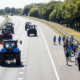 Liveblog | Boeren op weg naar huis na protest in Stroe, overlast op snelwegen