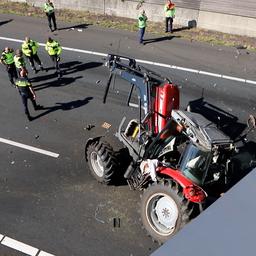 Drie inzittenden tractor gewond bij ongeval met vrachtwagen op A12