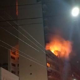 Video | Grote brand breekt uit in Argentijnse flat