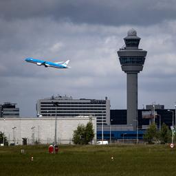 Kabinet wil dat Schiphol fors krimpt: zeker 50.000 vluchten minder per jaar