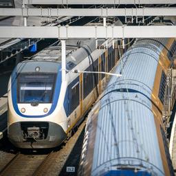 NS plaatst treinsimulator op stations om personeel te werven