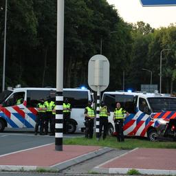 Politie sluit toegang tot Apeldoorn af om ‘bevrijdingsactie’ van vastgezette boeren