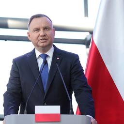 Poolse president Duda haalt uit naar leiders die met Poetin praten