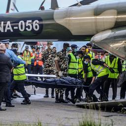 Reddingswerkers vinden alle 22 lichamen neergestort vliegtuig Nepal