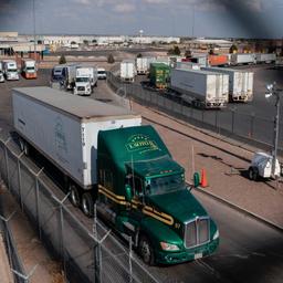 Tientallen dode migranten aangetroffen in vrachtwagen in Texas