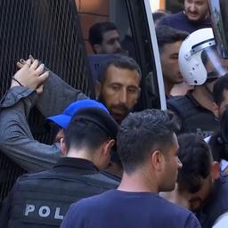 Video | Tweehonderd arrestaties bij verboden Pride-optocht in Istanboel