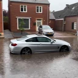 Video | Zware regenval zorgt voor wateroverlast in Noord-Brabant