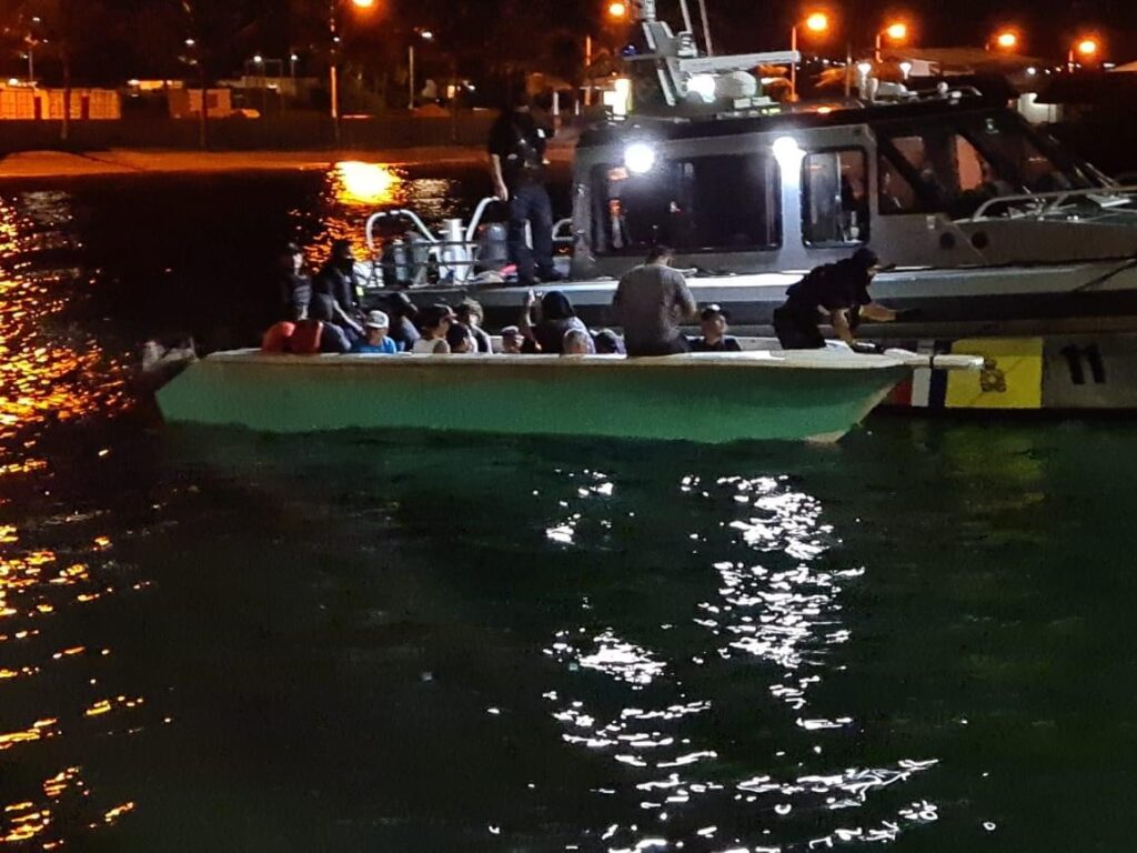 <br>Kustwacht onderschept boot met 22 ongedocumenteerden