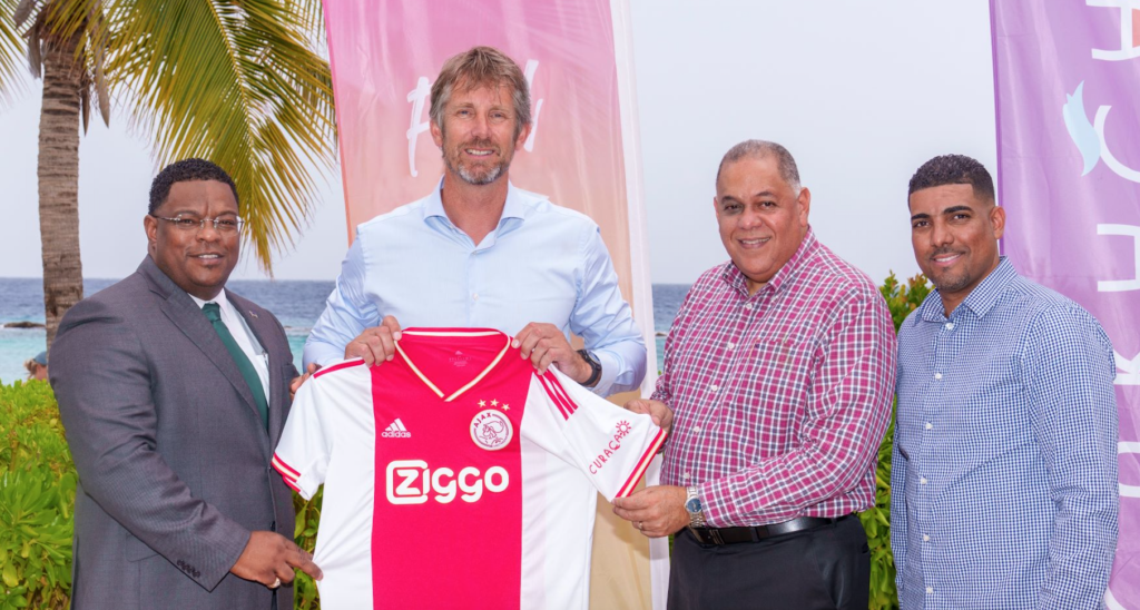 Curaçao ook komend voetbalseizoen op Ajax-shirt tijdens Champions League