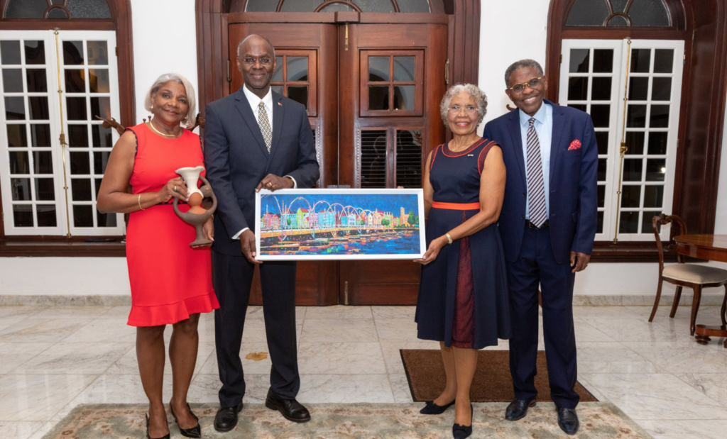 Gouverneur George-Wout neemt afscheid van gouverneur Holiday van Sint Maarten
