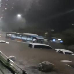 Video | Delen van Seoel lopen volledig onder water door noodweer