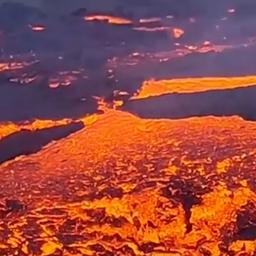 Video | Indrukwekkende beelden tonen stroom van lava op IJsland