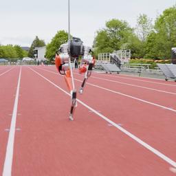 Video | Amerikaanse robot loopt 100 meter in recordtijd