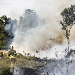 Brand in natuurgebied De Peel na 24 uur blussen nog steeds niet brandmeester