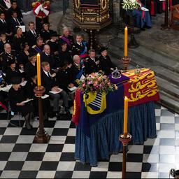 Video | Indrukwekkende dienst voor de Queen: drie bijzondere momenten