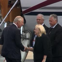 Video | Koning Charles III per vliegtuig onderweg naar Londen
