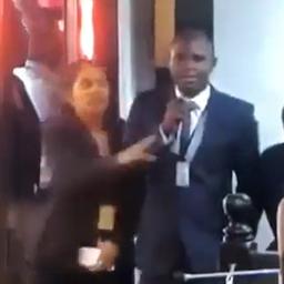 Video | Medewerker Surinaams parlement vergeet Ruttes naam bij aankondiging