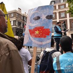 Oeigoeren verhongeren in eigen huis door extreme Chinese lockdown
