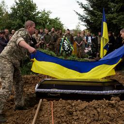 Overzicht | Oekraïne meldt oorlogsmisdaden, Kremlin geeft een nederlaag toe