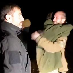 Video | Oekraïners keren terug naar huis na krijgsgevangenenruil