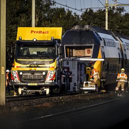 Trein in Limburg met 250 passagiers ontspoorde door aanrijding