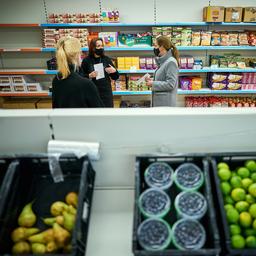 Voedselbanken voorzien grote problemen door minder eten en veel meer klanten