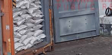 Autoriteiten Suriname vinden drugs in rijstcontainers