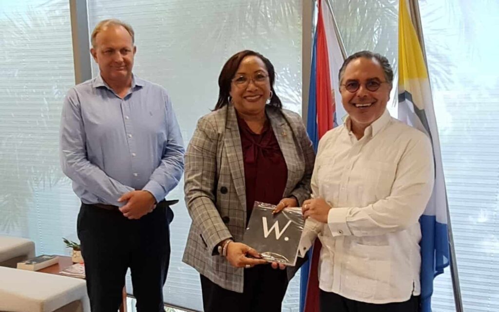 Consul-generaal Suriname brengt bezoek aan rechtbank 