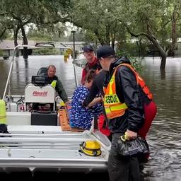 Video | Amerikanen per boot gered uit overstroomd gebied na orkaan Ian