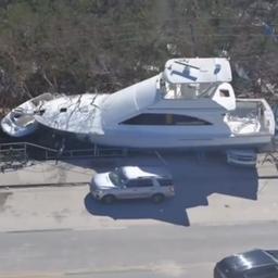 Video | Drone filmt jachten op het droge in Florida na orkaan Ian