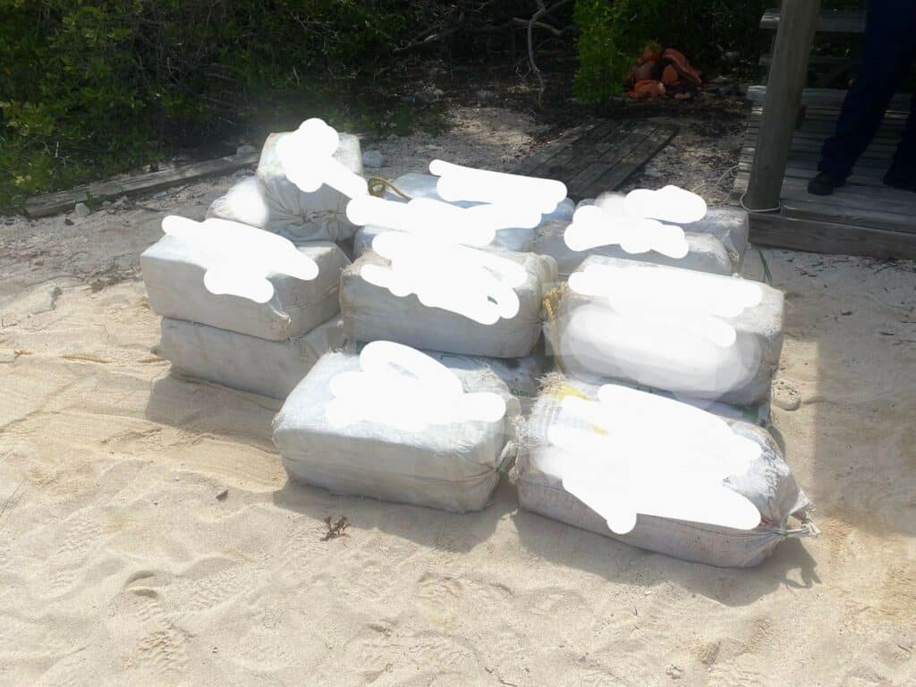 Kustwacht en politie Curaçao vinden grote hoeveelheid drugs