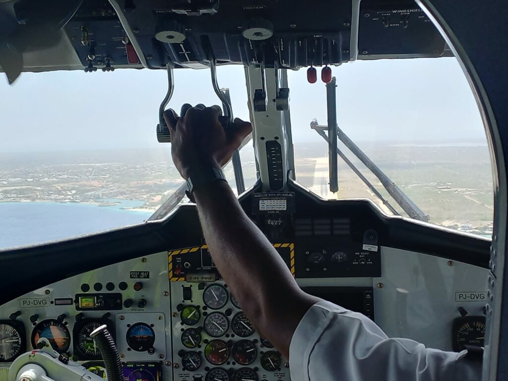 Vliegtuig maakt rechtsomkeert op Bonaire International Airport