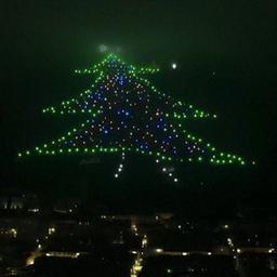 Video | Grootste ‘kerstboom’ ter wereld siert heuvel in Italië