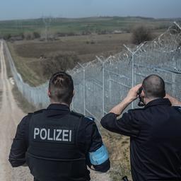 Illegale opvanglocaties voor vluchtelingen ontdekt aan Europese buitengrenzen