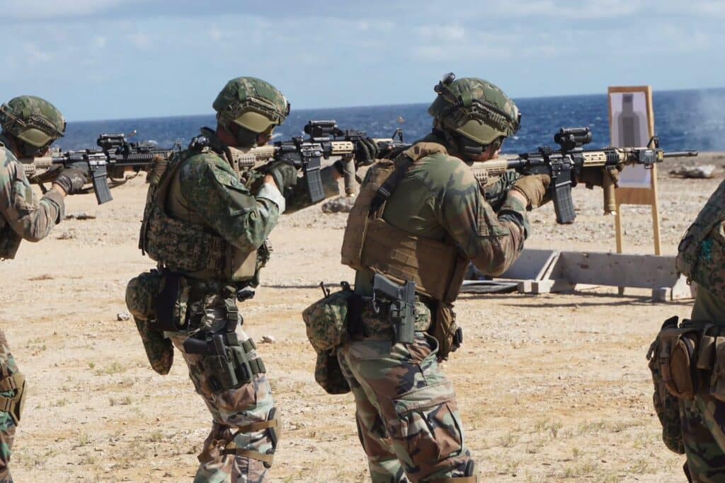 Mariniers van Aruba, St Maarten en Curaçao trainen samen