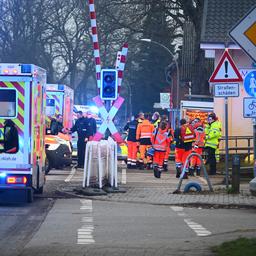Twee doden en vijf gewonden bij mesaanval in Duitse trein, verdachte opgepakt