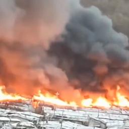 Video | Vlammen slaan uit Zuid-Koreaanse sloppenwijk
