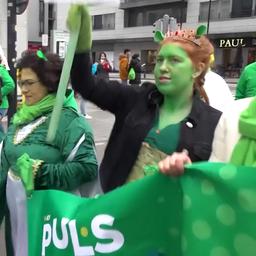 Video | Belgisch zorgpersoneel eist verkleed als Shrek hoger loon