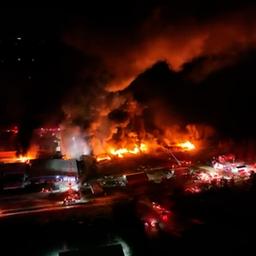 Video | Treinontsporing zorgt voor enorme brand in Ohio