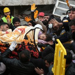 In beeld | Turkije en Syrië worstelen met verwoesting en slachtoffers na bevingen