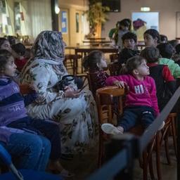 Veel veiligheidsregio’s houden crisisnoodopvang voor asielzoekers langer open