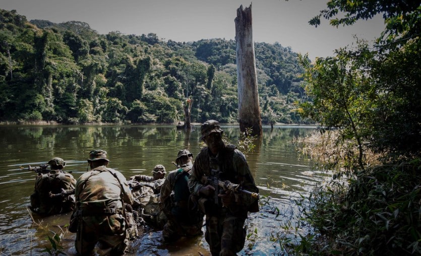 Militaire training in Surinaamse jungle
