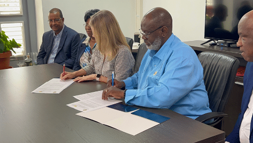 Overeenkomst voor opening Education USA Advising Center in Curaçao