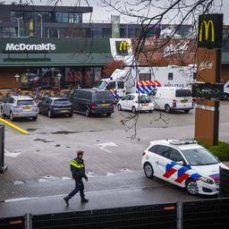 Verdachte McDonald’s-moorden Zwolle gaat aangifte doen tegen zoon slachtoffer