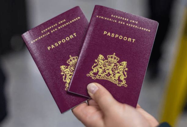 Tekort aan personeel Kranshi zorgt voor lange wachttijden paspoorten