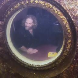 Video | Amerikaanse professor breekt record: 74 dagen onder water