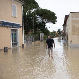 Dodental overstromingen Noord-Italië loopt op, onbekend aantal mensen vermist