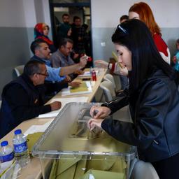 Liveblog | Eerste resultaten van Turkse verkiezingen druppelen binnen