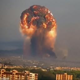 Video | Gigantische vuurbal te zien na explosies in Oekraïense stad