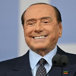 Italiaanse oud-premier Berlusconi na zes weken ontslagen uit ziekenhuis